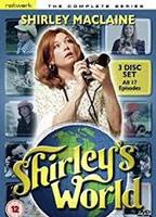 Shirley's World 1971 película escenas de desnudos