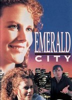 Emerald City  1988 película escenas de desnudos