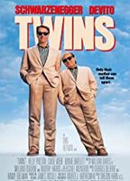 Twins (1988) Escenas Nudistas
