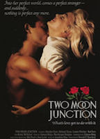 Two Moon Junction escenas nudistas