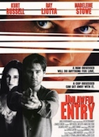 Unlawful Entry 1992 película escenas de desnudos