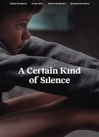A Certain Kind Of Silence (2019) Escenas Nudistas