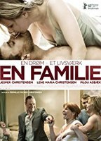 A Family (2010) Escenas Nudistas