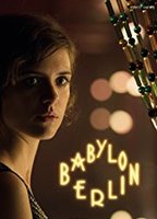 Babylon Berlin 2017 película escenas de desnudos