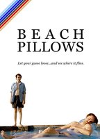 Beach Pillows (2014) Escenas Nudistas
