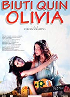 Biuti quin Olivia (2002) Escenas Nudistas