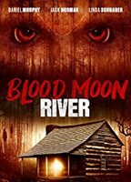 Blood Moon River (2017) Escenas Nudistas