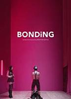 Bonding (2019-presente) Escenas Nudistas