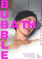 Bubble Bath (2017) Escenas Nudistas