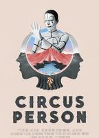 Circus Person 2020 película escenas de desnudos