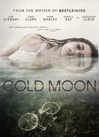 Cold Moon (2016) Escenas Nudistas