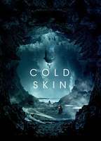Cold Skin 2017 película escenas de desnudos