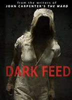 Dark Feed (2013) Escenas Nudistas