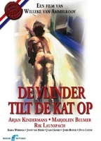 De vlinder tilt de kat op (1994) Escenas Nudistas