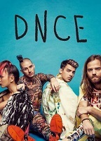 DNCE: Body Moves (2016) Escenas Nudistas