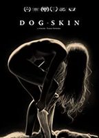 Dog Skin 2019 película escenas de desnudos