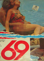 Domatio 69 (1975) Escenas Nudistas