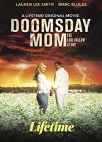 Doomsday Mom (2021) Escenas Nudistas