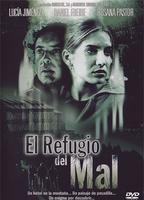 El refugio del mal 2002 película escenas de desnudos