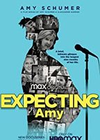 Expecting Amy (2020-presente) Escenas Nudistas