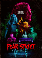 Fear Street Part 1: 1994 (2021) Escenas Nudistas