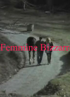 Femmine bizzarre (1989) Escenas Nudistas