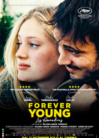 Forever Young (IV) (2022) Escenas Nudistas