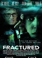 Fractured (2015) Escenas Nudistas