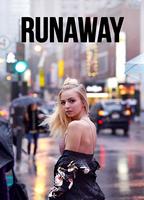 Runaway (II) 2018 película escenas de desnudos