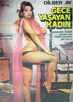 Gece Yasayan Kadin 1979 película escenas de desnudos