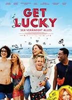 Get Lucky (2019) Escenas Nudistas