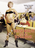 Heiße Bräute auf der Schulbank (1984) Escenas Nudistas