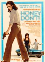 Honey Don't! (2025) Escenas Nudistas