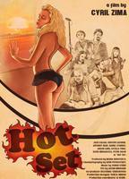 Hot Set (2016) Escenas Nudistas