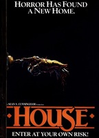 House (1985) Escenas Nudistas