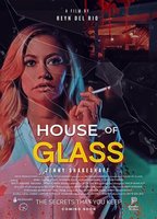 House of Glass 2021 película escenas de desnudos