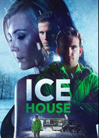 Ice House  (2020) Escenas Nudistas