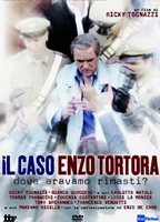 Il caso Enzo Tortora (2012) Escenas Nudistas