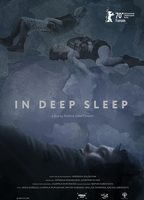 In Deep Sleep (2020) Escenas Nudistas