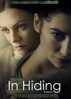 In Hiding (2013) Escenas Nudistas