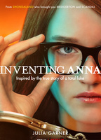 Inventing Anna (2022-presente) Escenas Nudistas