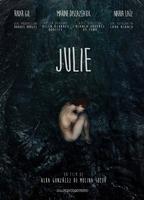 Julie (II) (2016) Escenas Nudistas