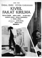 Kivril Fakat Kirilma (1976) Escenas Nudistas