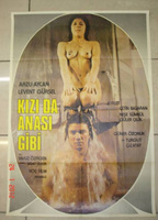 Kizi da anasi gibi (1980) Escenas Nudistas