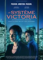 Le Système Victoria (2024) Escenas Nudistas
