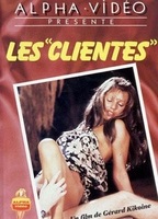 Les clientes (1982) Escenas Nudistas