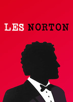 Les Norton (2019) Escenas Nudistas