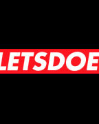#LetsDoeIt (2015-presente) Escenas Nudistas