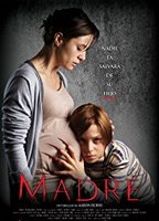 Madre (2016) Escenas Nudistas