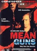 Mean Guns 1997 película escenas de desnudos